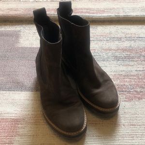 Brown Timberland Chelsea boots